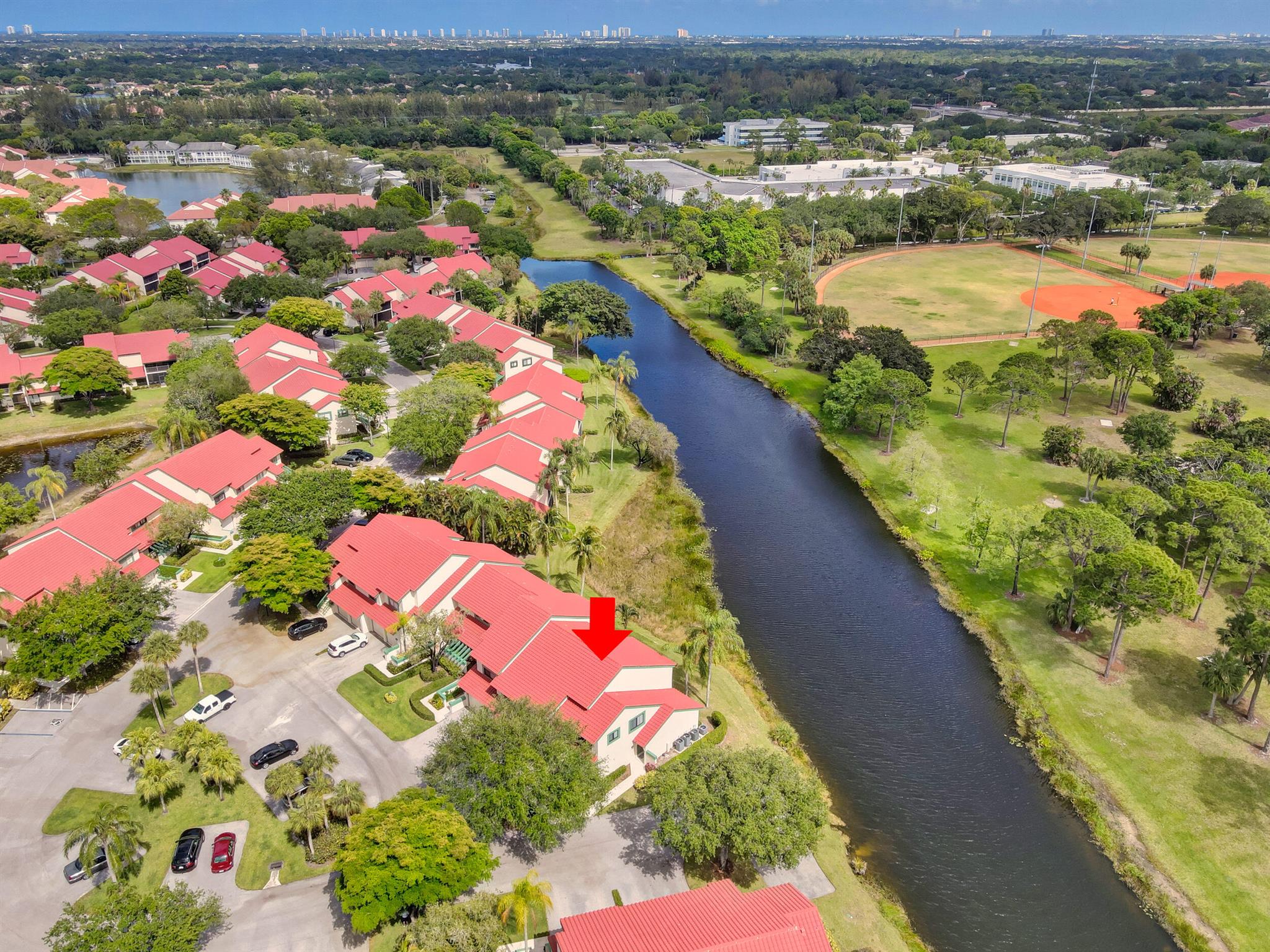 LEXINGTON GREEN CONDO - Residential Lease