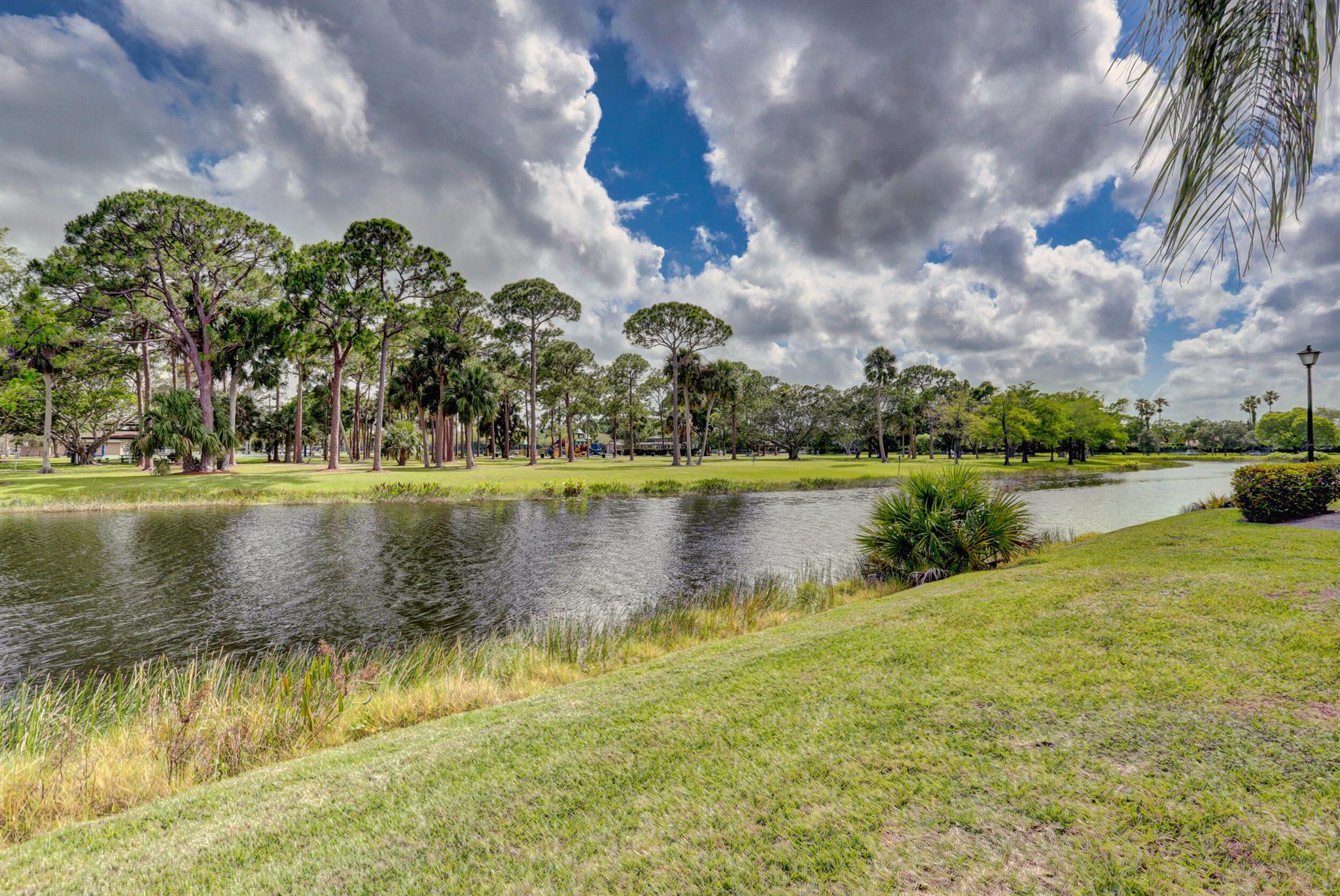 LEXINGTON GREEN CONDO - Residential Lease