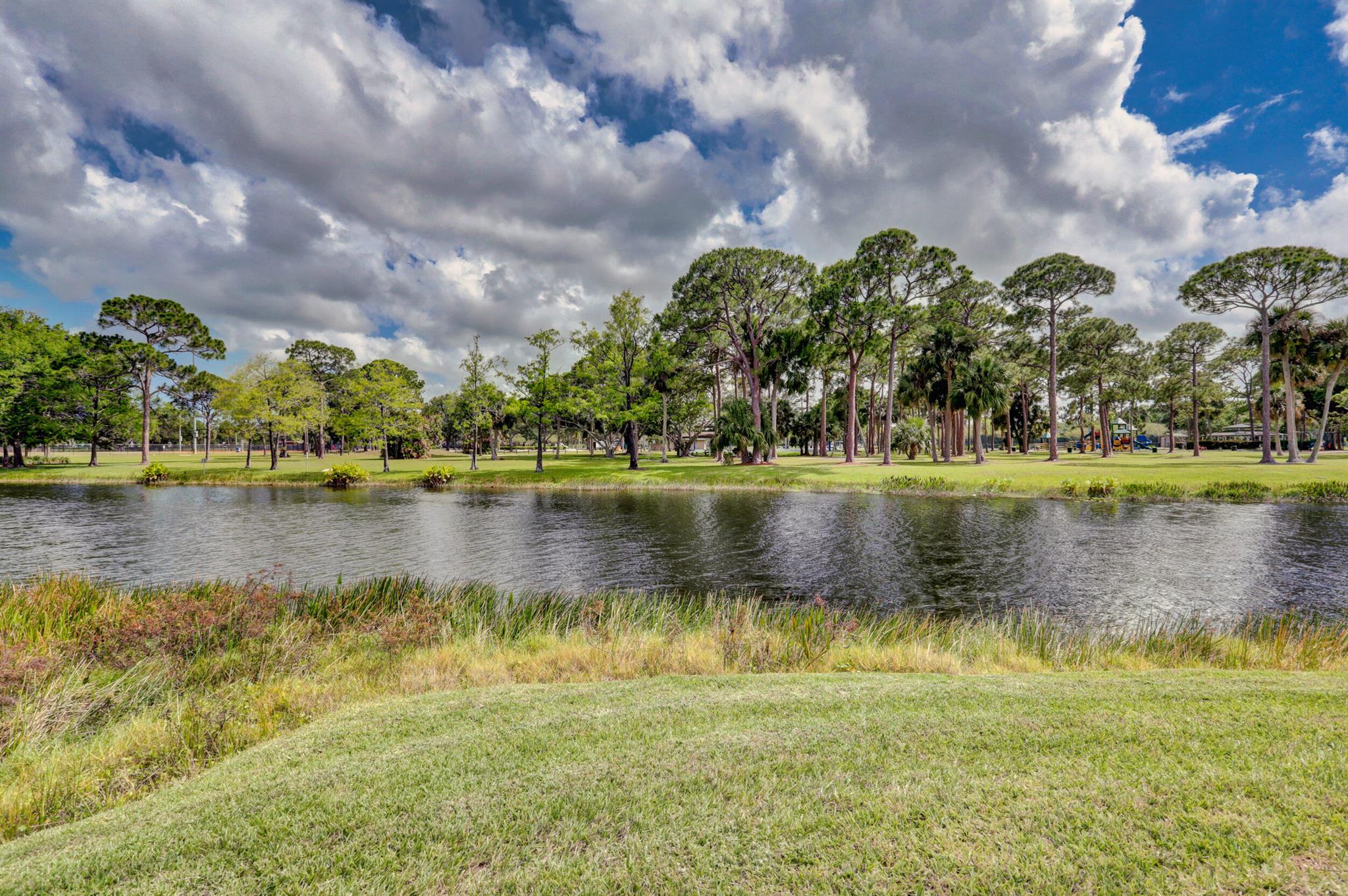 LEXINGTON GREEN CONDO - Residential Lease