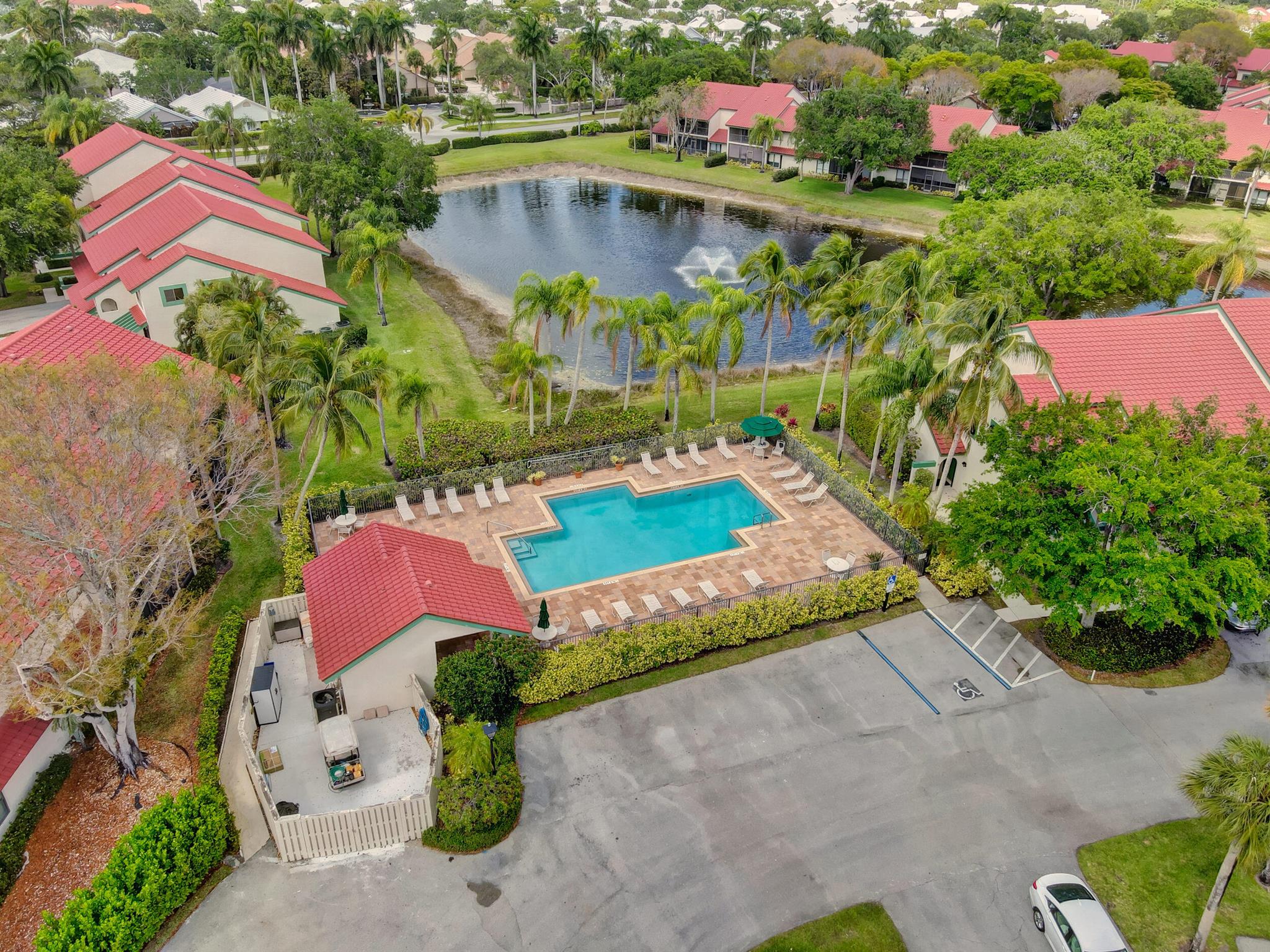 LEXINGTON GREEN CONDO - Residential Lease