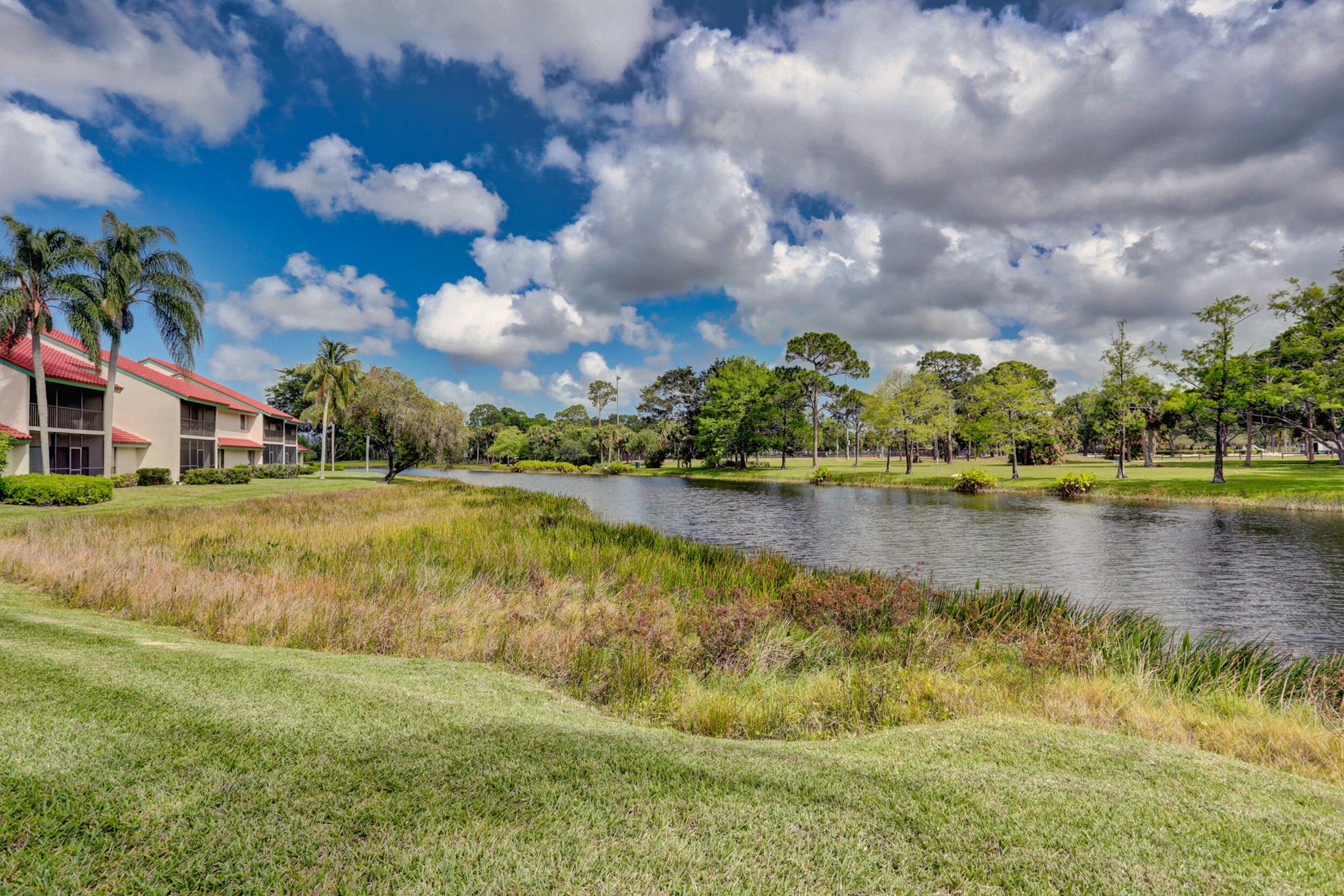 LEXINGTON GREEN CONDO - Residential Lease