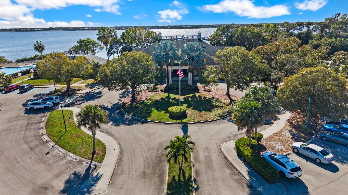 CARRICK GREEN/Ballantrae - Residential