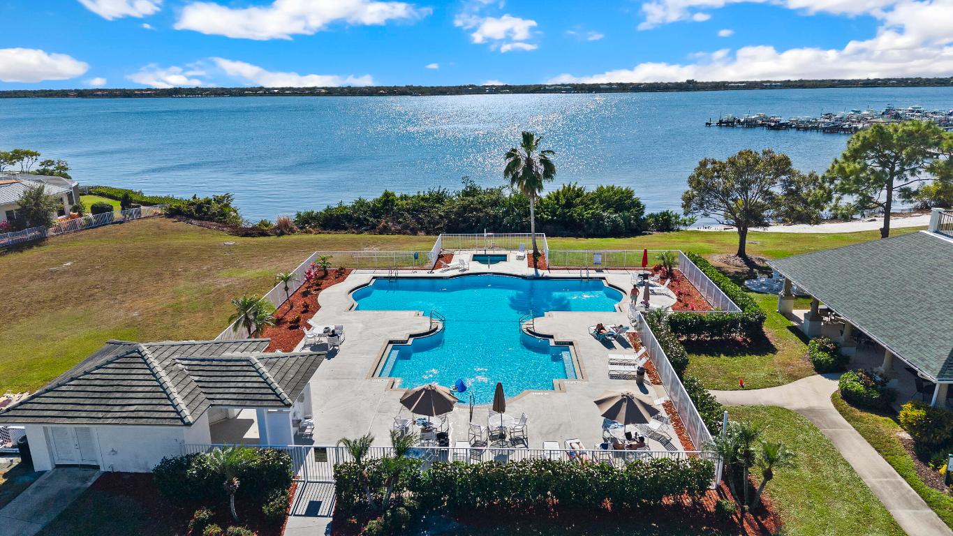 CARRICK GREEN/Ballantrae - Residential