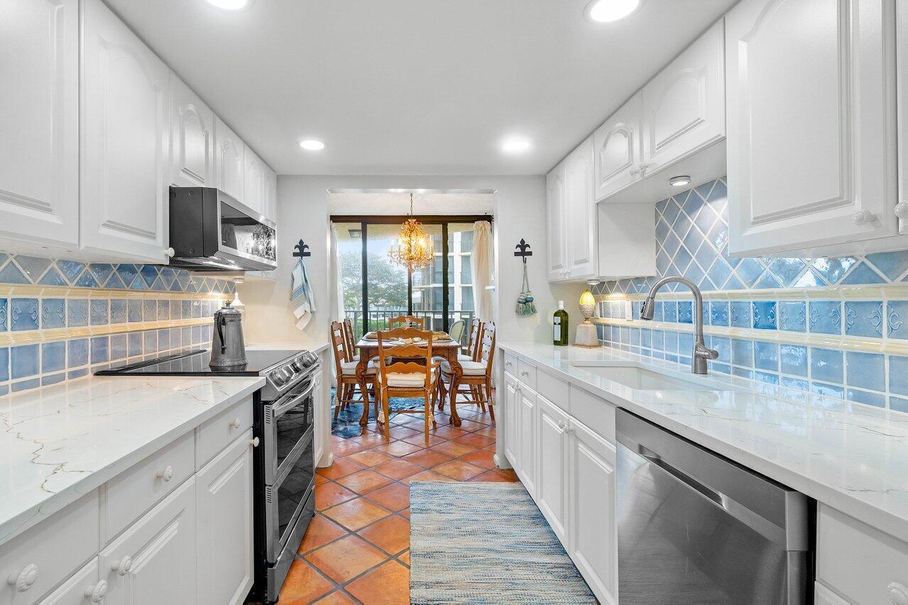 PORTA BELLA EAST AND PORTA BELLA SW CONDO AS - Residential Lease