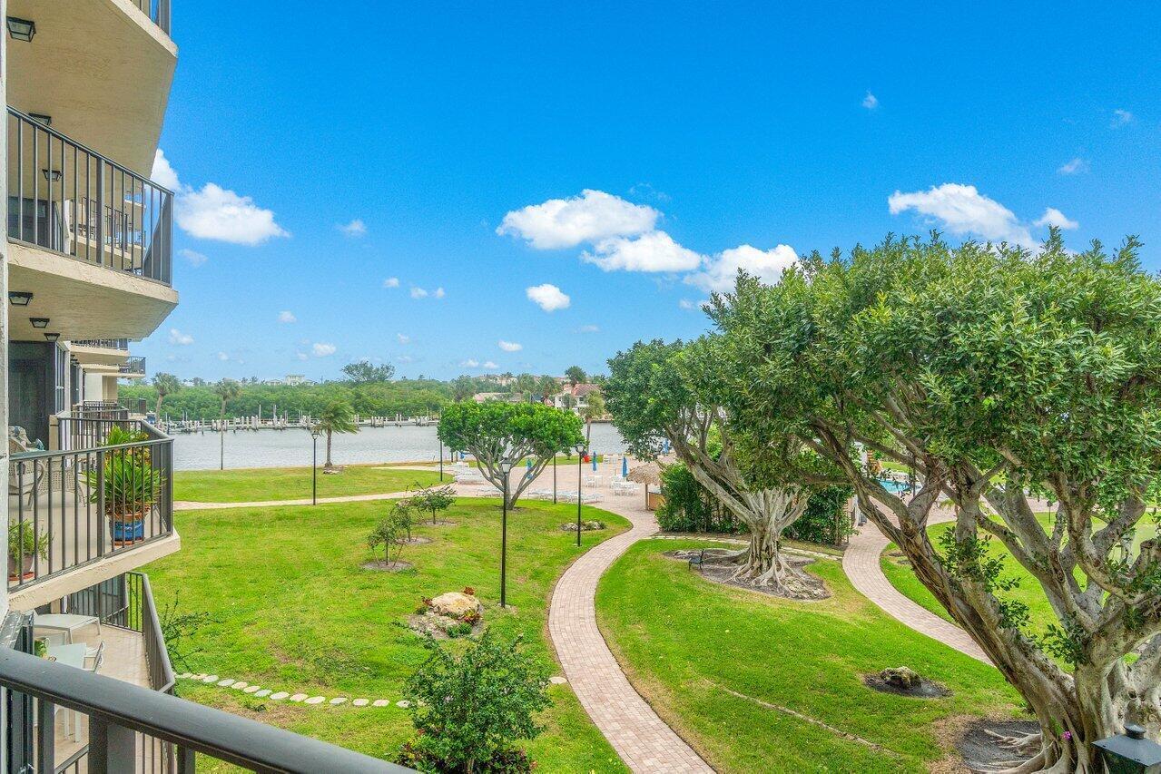 PORTA BELLA EAST AND PORTA BELLA SW CONDO AS - Residential Lease