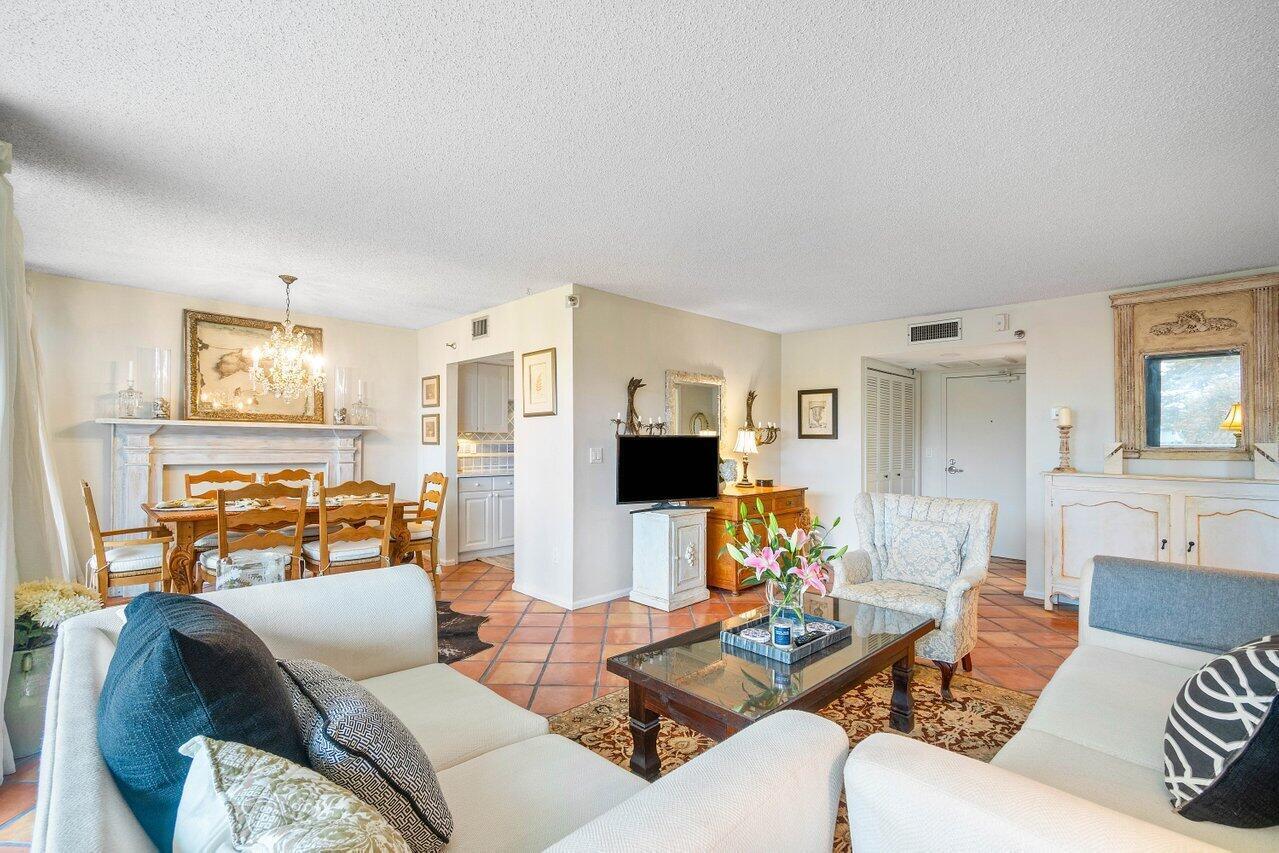 PORTA BELLA EAST AND PORTA BELLA SW CONDO AS - Residential Lease