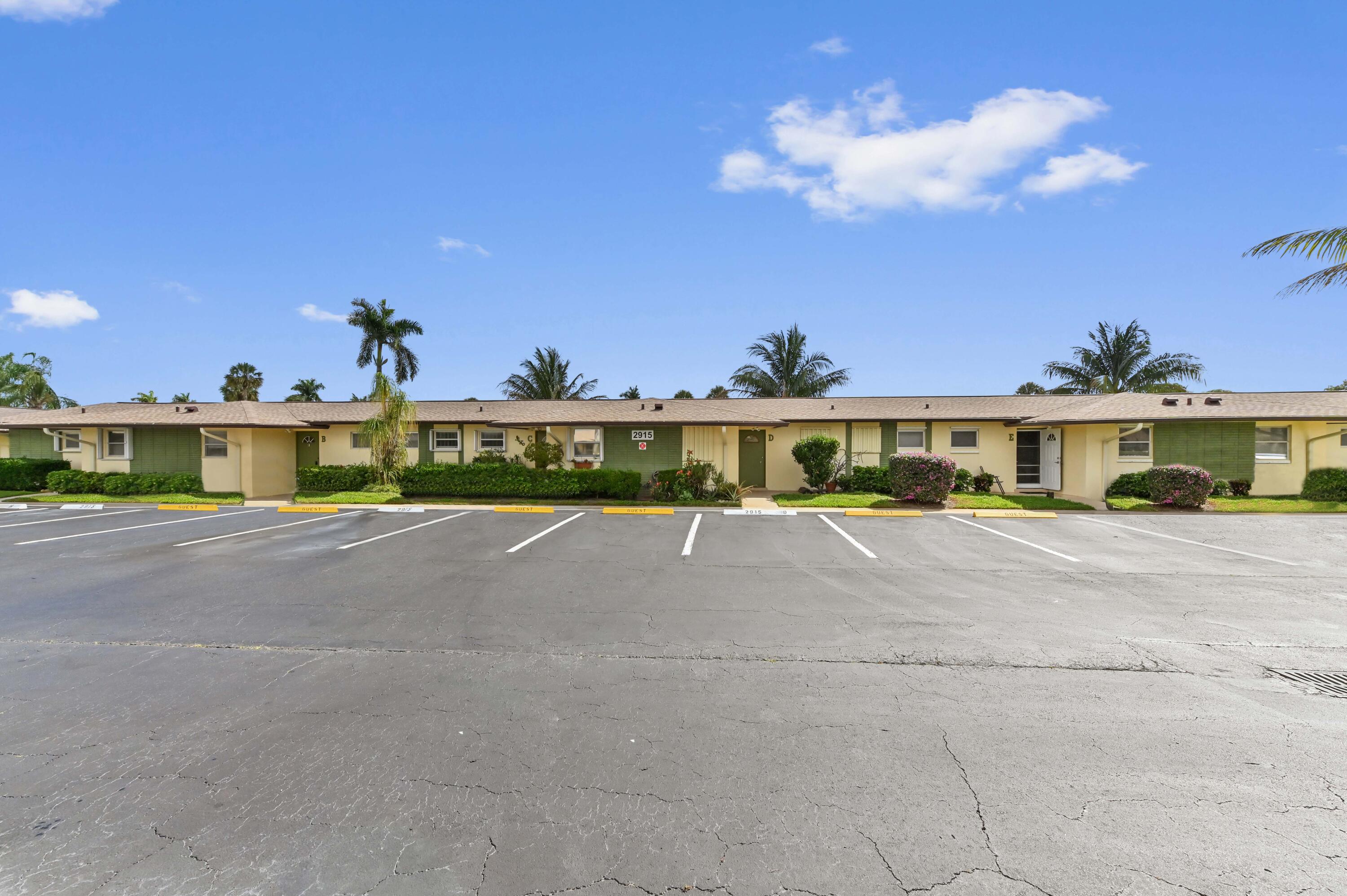 Cresthaven Villas Condominiums - Residential