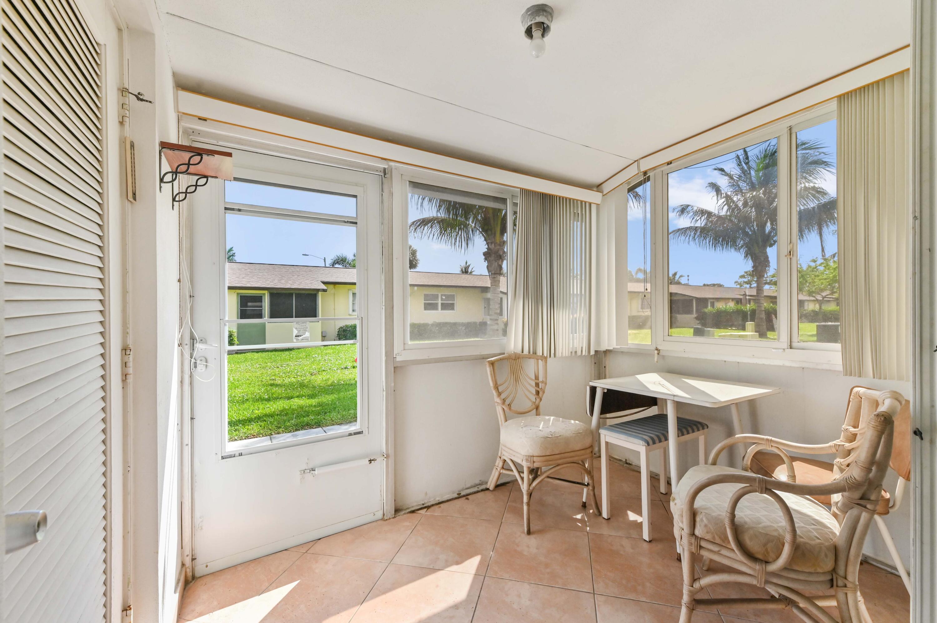 Cresthaven Villas Condominiums - Residential