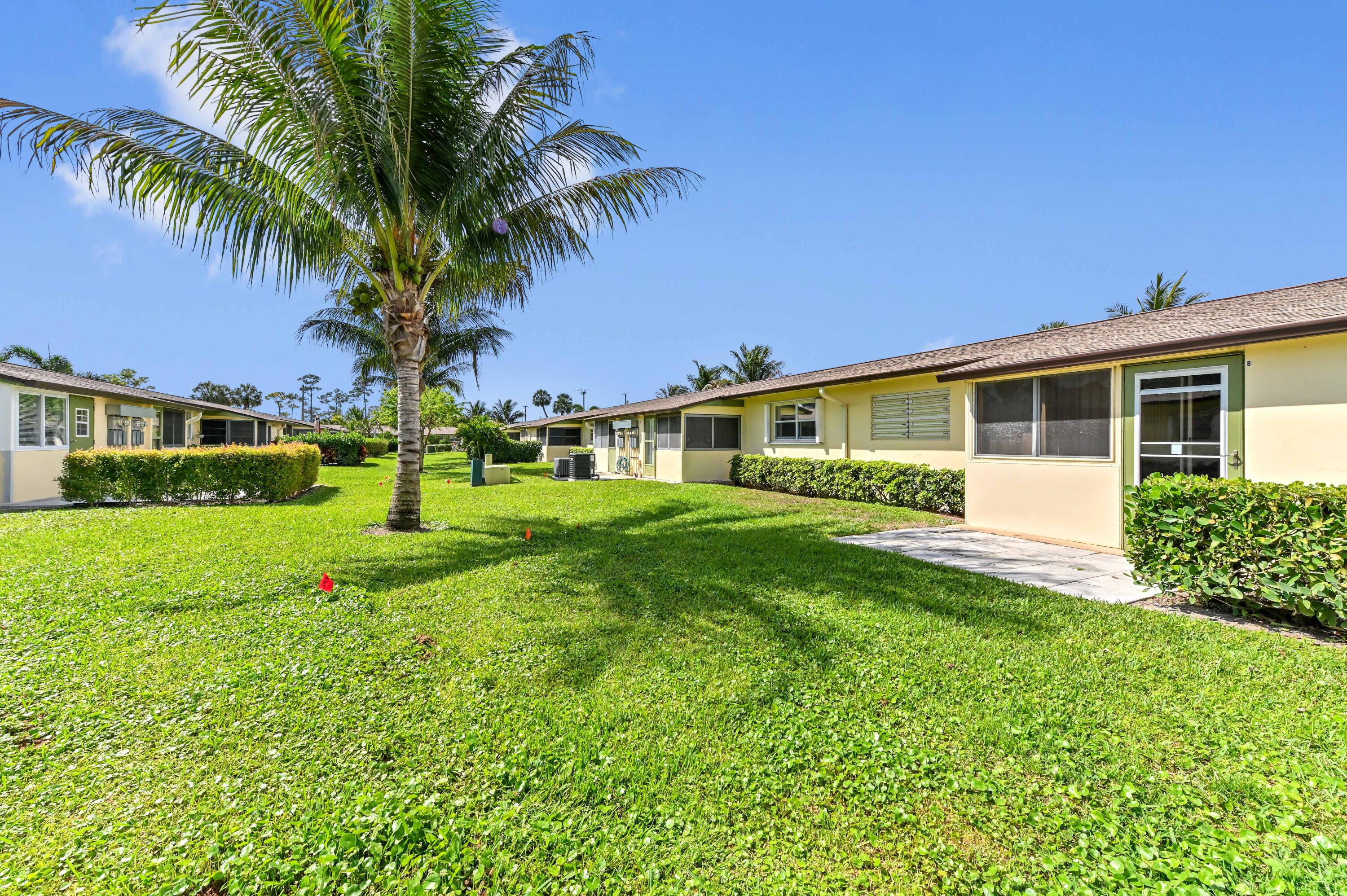 Cresthaven Villas Condominiums - Residential