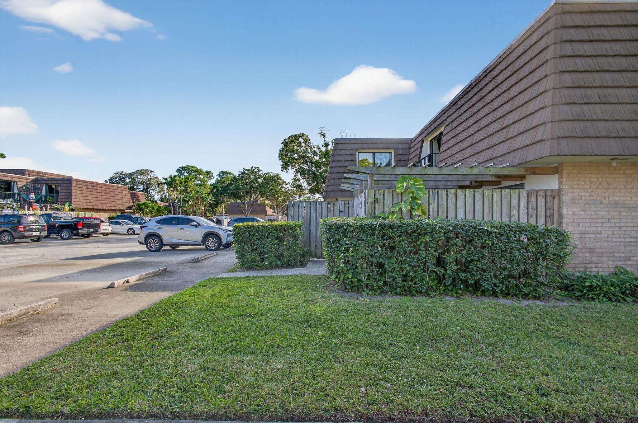 GARDEN LAKES AND GARDEN S - Residential