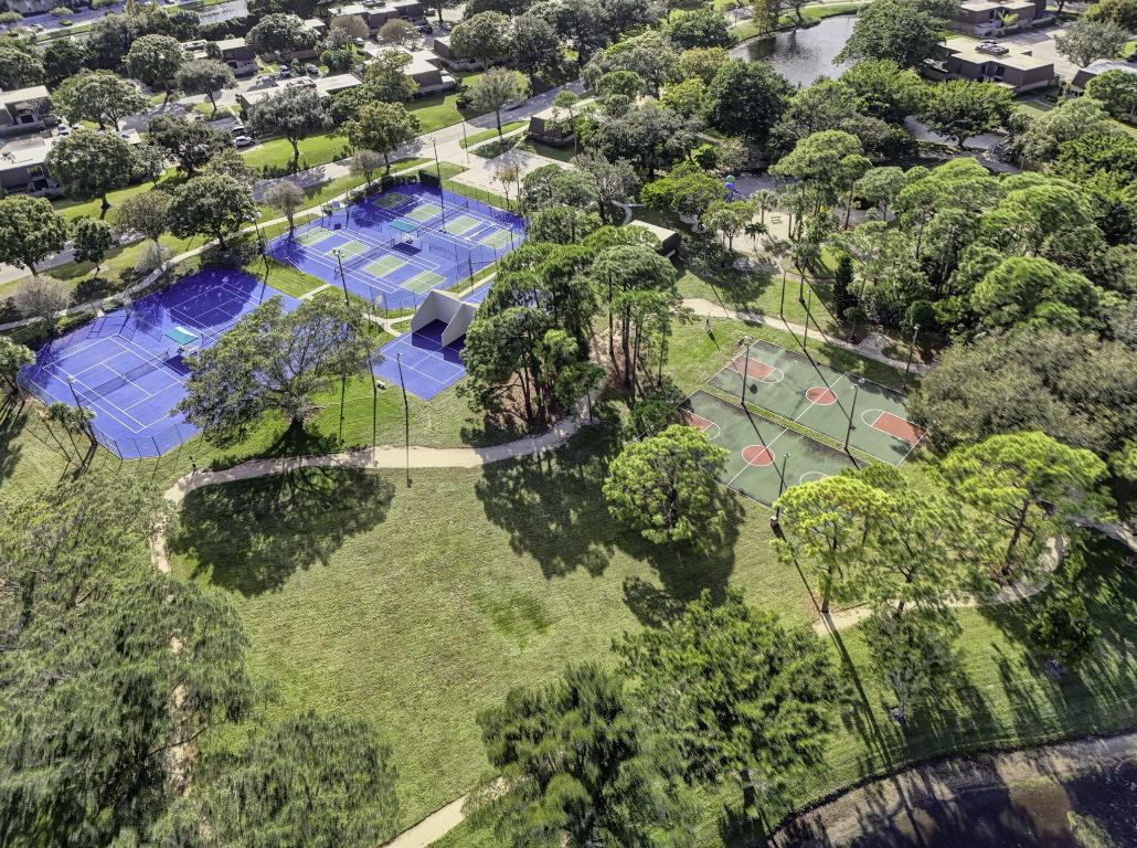 GARDEN LAKES AND GARDEN SQUARE SHOPS - Residential