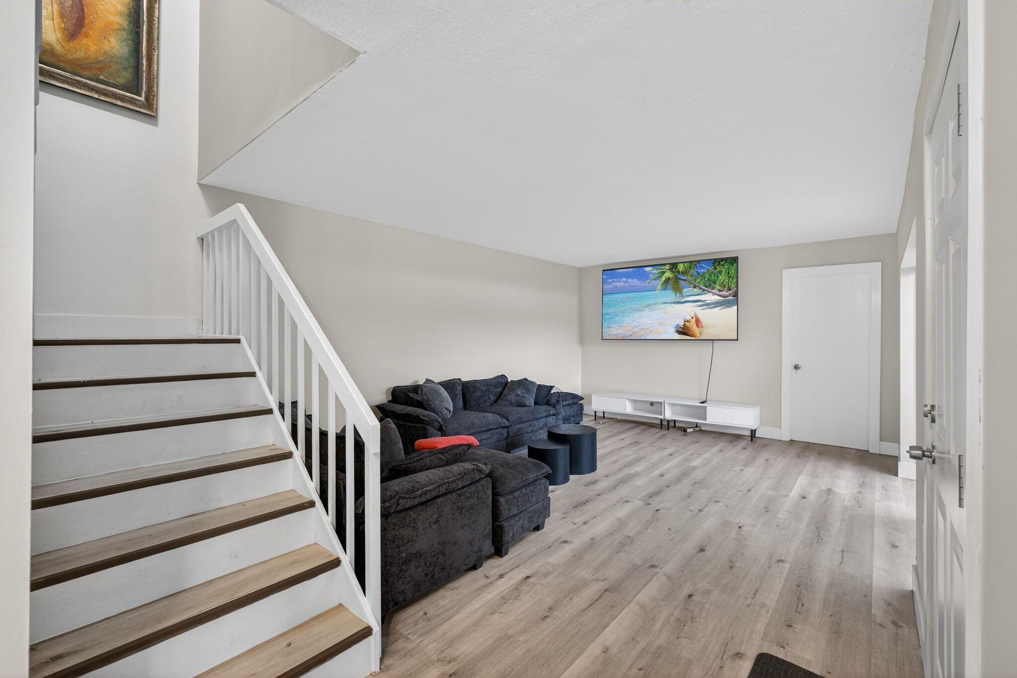 GARDEN LAKES AND GARDEN S - Residential