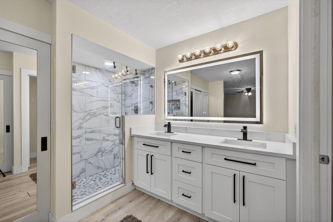 GARDEN LAKES AND GARDEN SQUARE SHOPS - Residential