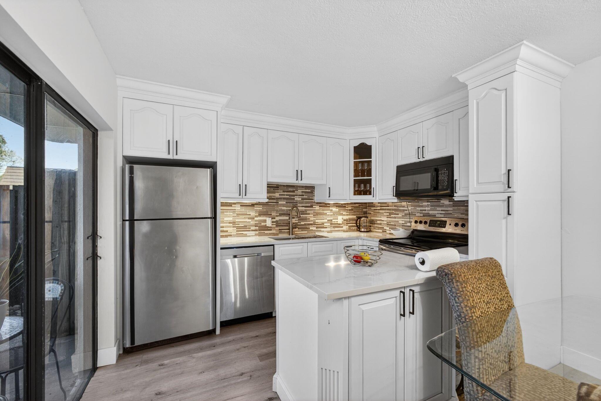 GARDEN LAKES AND GARDEN S - Residential