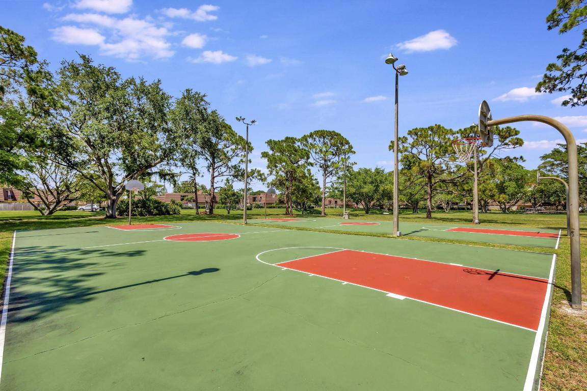 GARDEN LAKES AND GARDEN SQUARE SHOPS - Residential