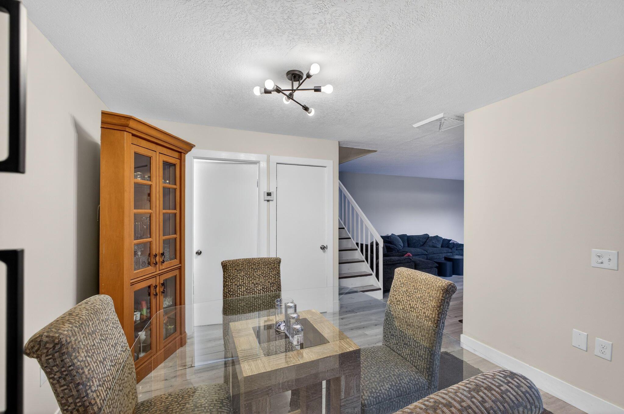 GARDEN LAKES AND GARDEN S - Residential