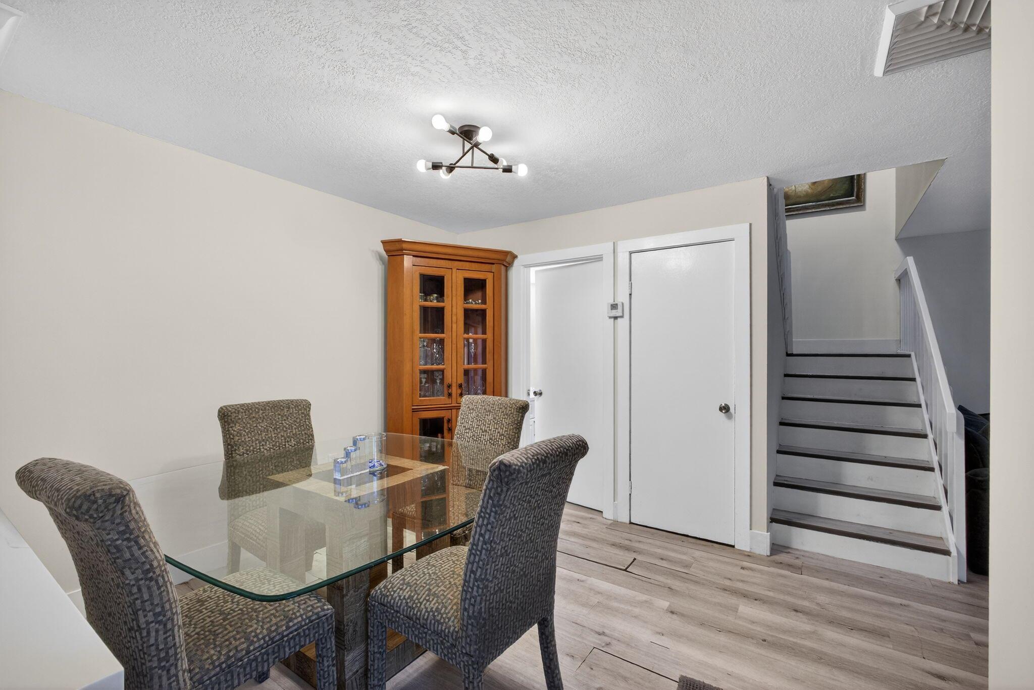 GARDEN LAKES AND GARDEN S - Residential