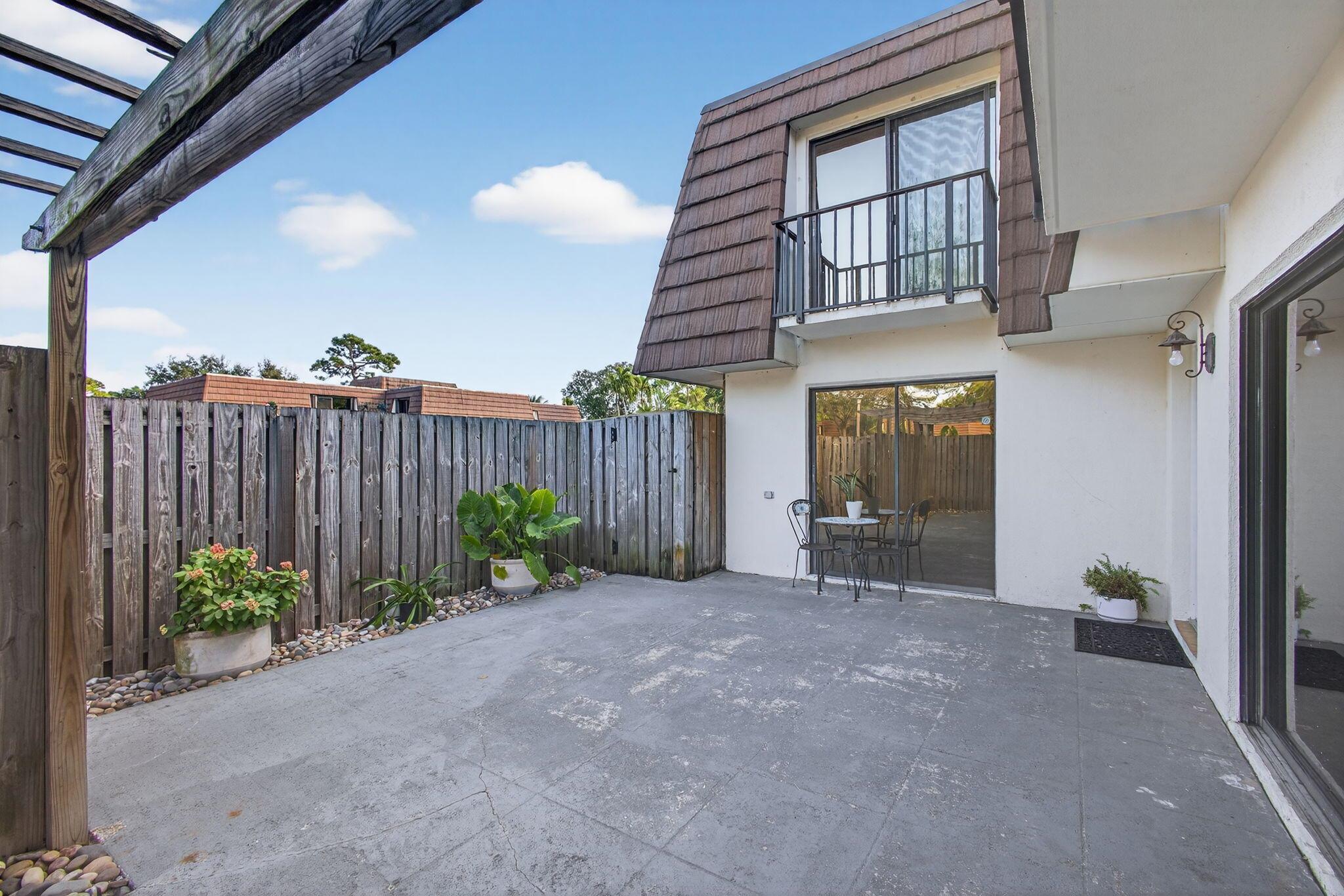 GARDEN LAKES AND GARDEN S - Residential