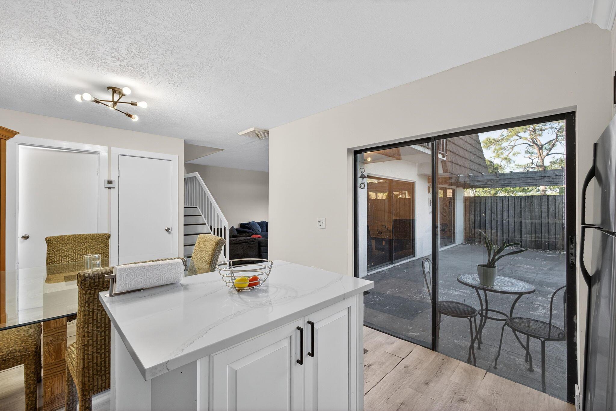 GARDEN LAKES AND GARDEN S - Residential