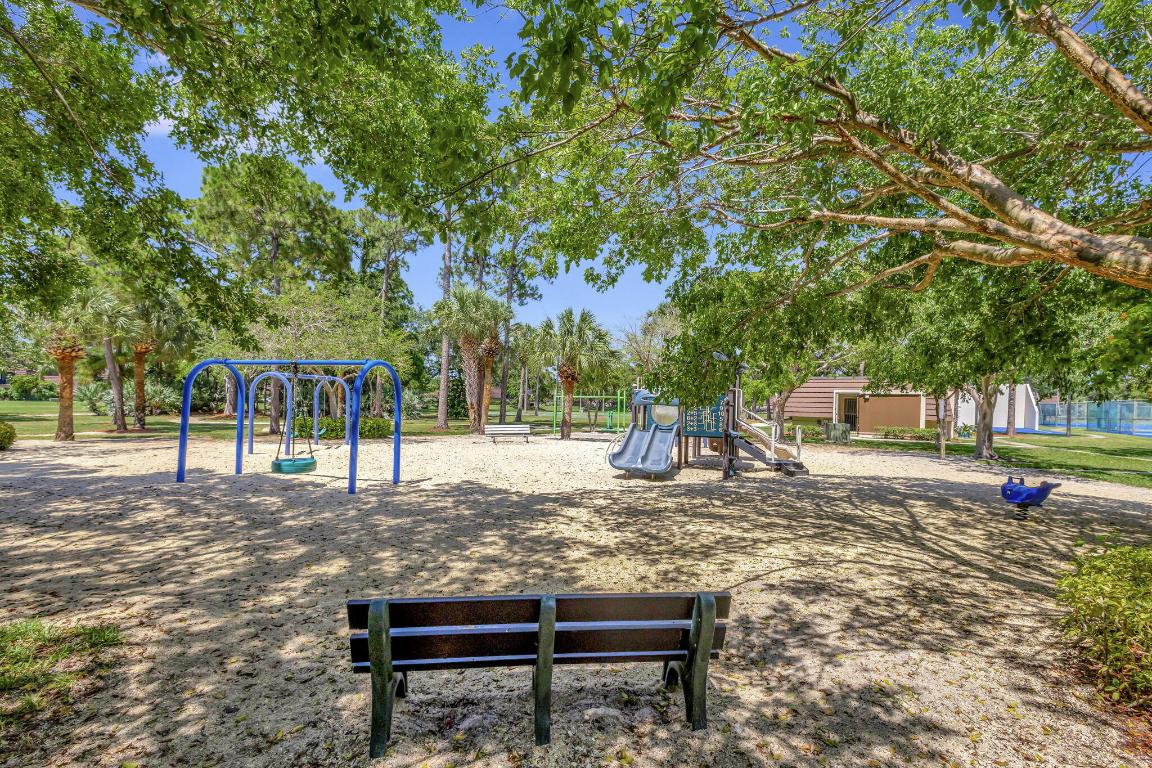 GARDEN LAKES AND GARDEN SQUARE SHOPS - Residential