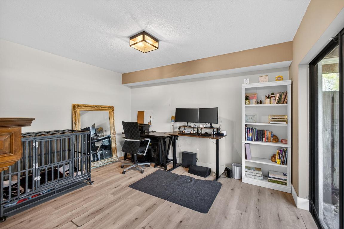 GARDEN LAKES AND GARDEN SQUARE SHOPS - Residential