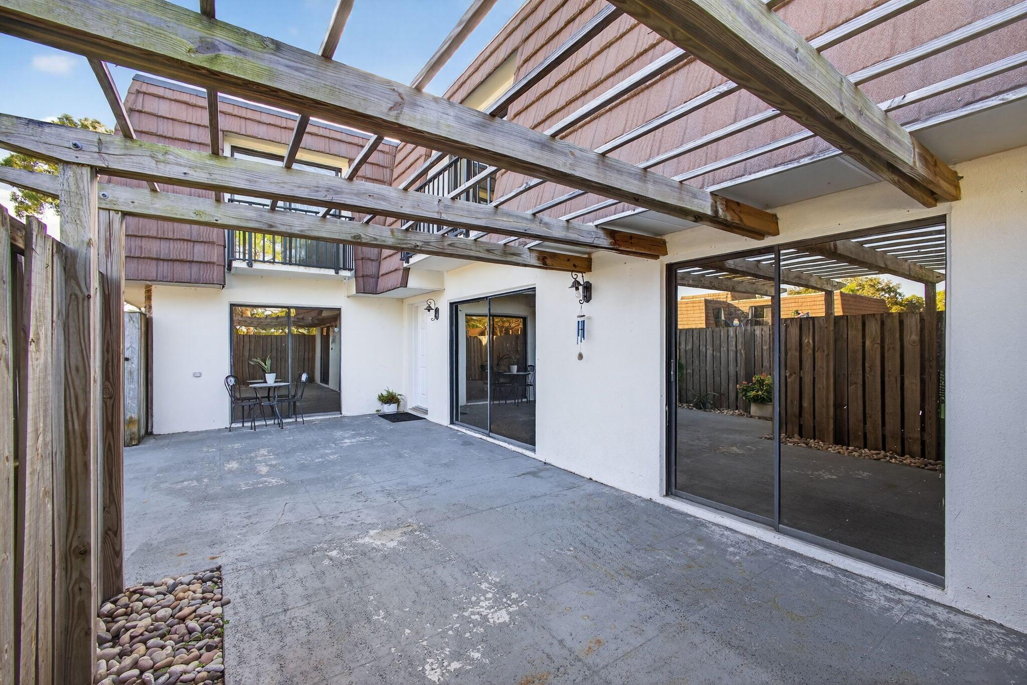 GARDEN LAKES AND GARDEN S - Residential