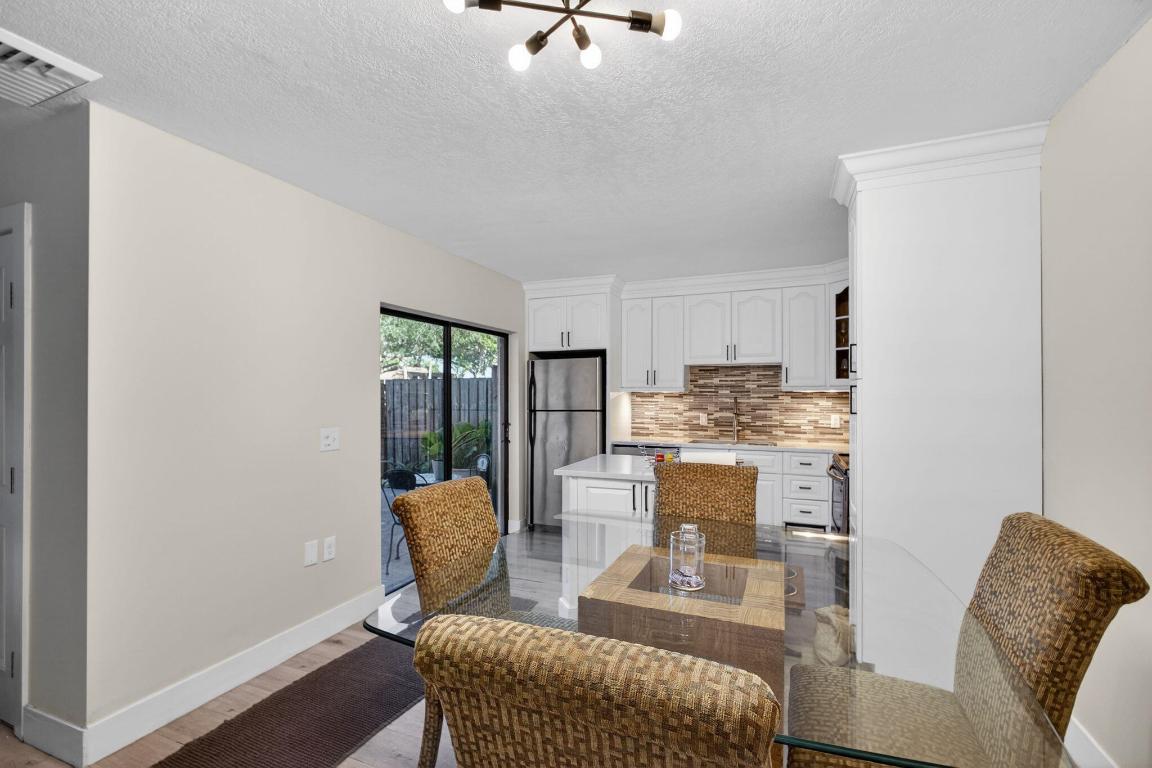 GARDEN LAKES AND GARDEN SQUARE SHOPS - Residential