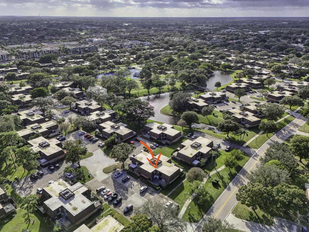 GARDEN LAKES AND GARDEN SQUARE SHOPS - Residential