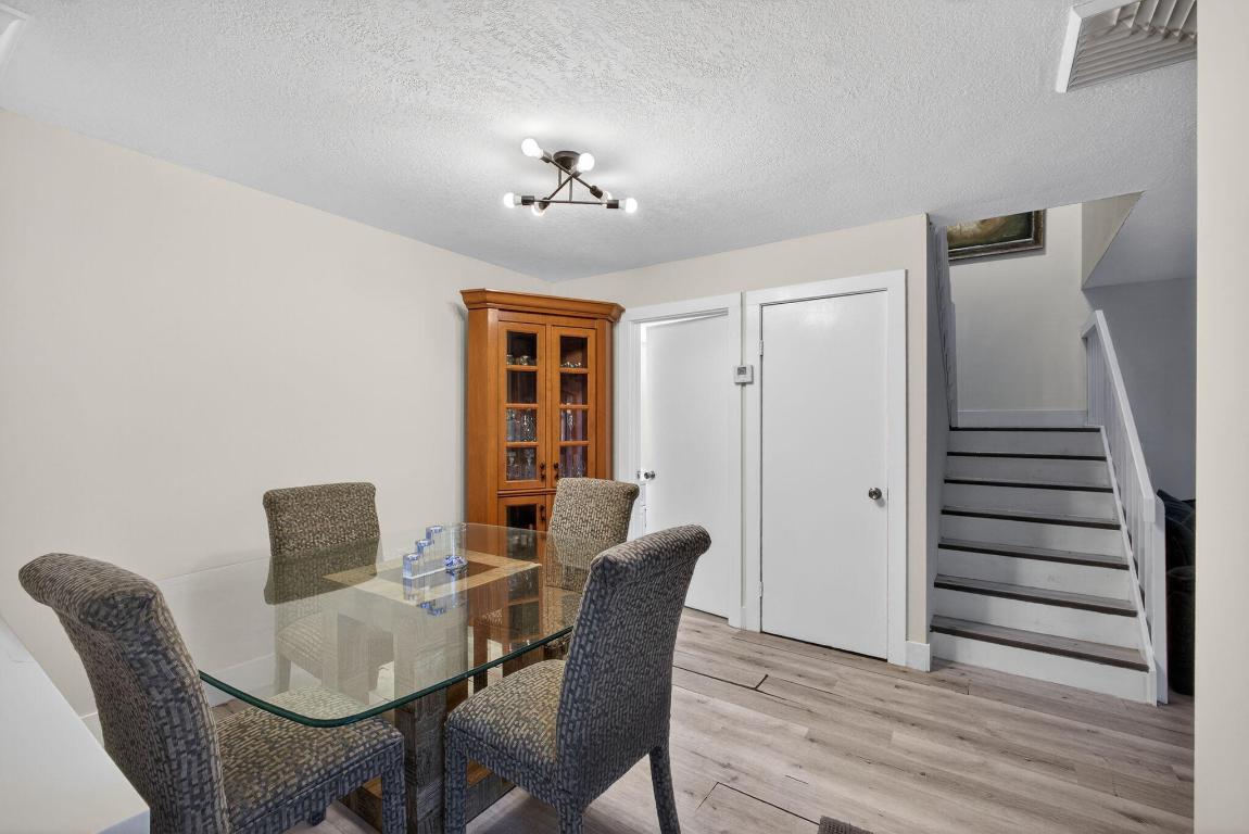 GARDEN LAKES AND GARDEN SQUARE SHOPS - Residential