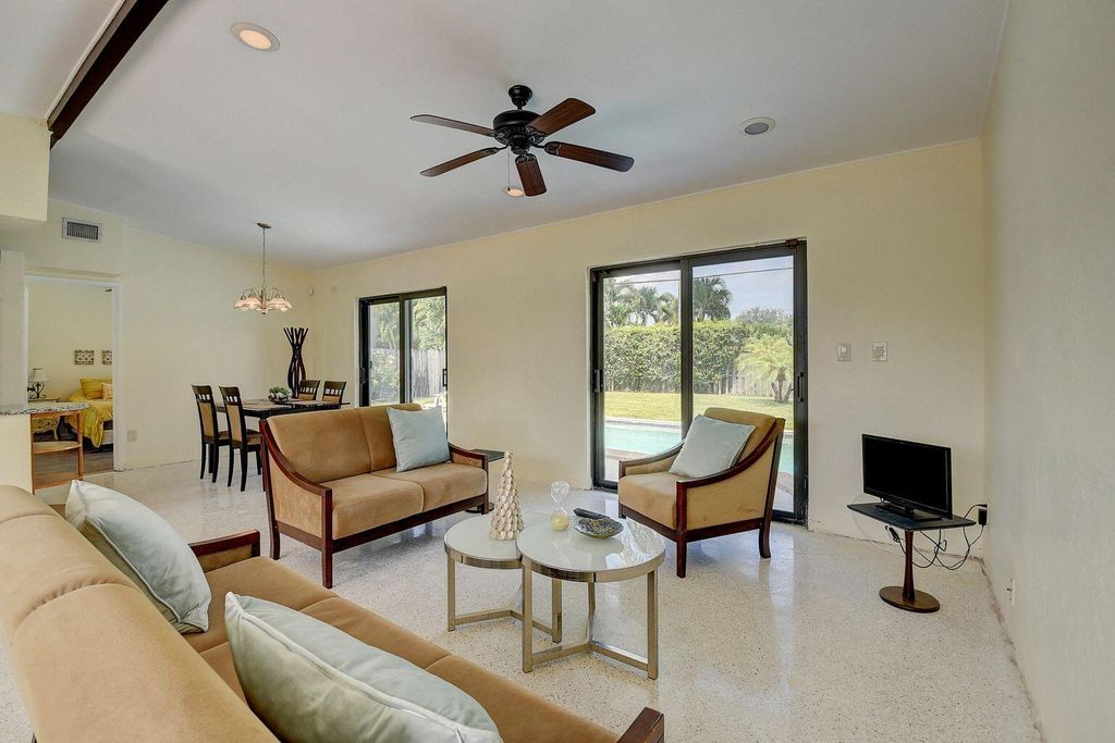 Photo of 64 SW 9th Avenue, Boca Raton, FL 33486 (MLS # R11165262)