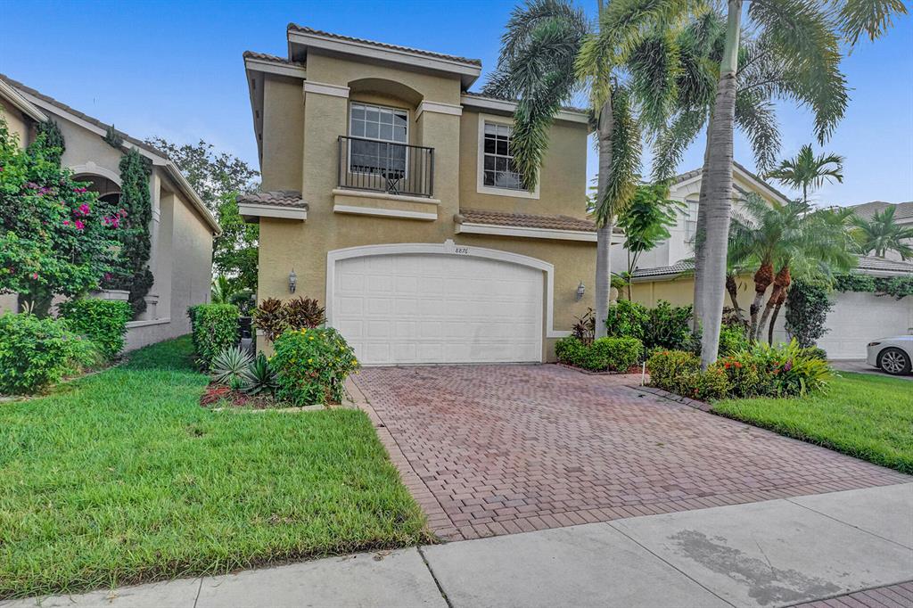 Beautiful lake front house. Lake view from Family room, living room and master bedroom. Canyon Community and best schools. Must see it.