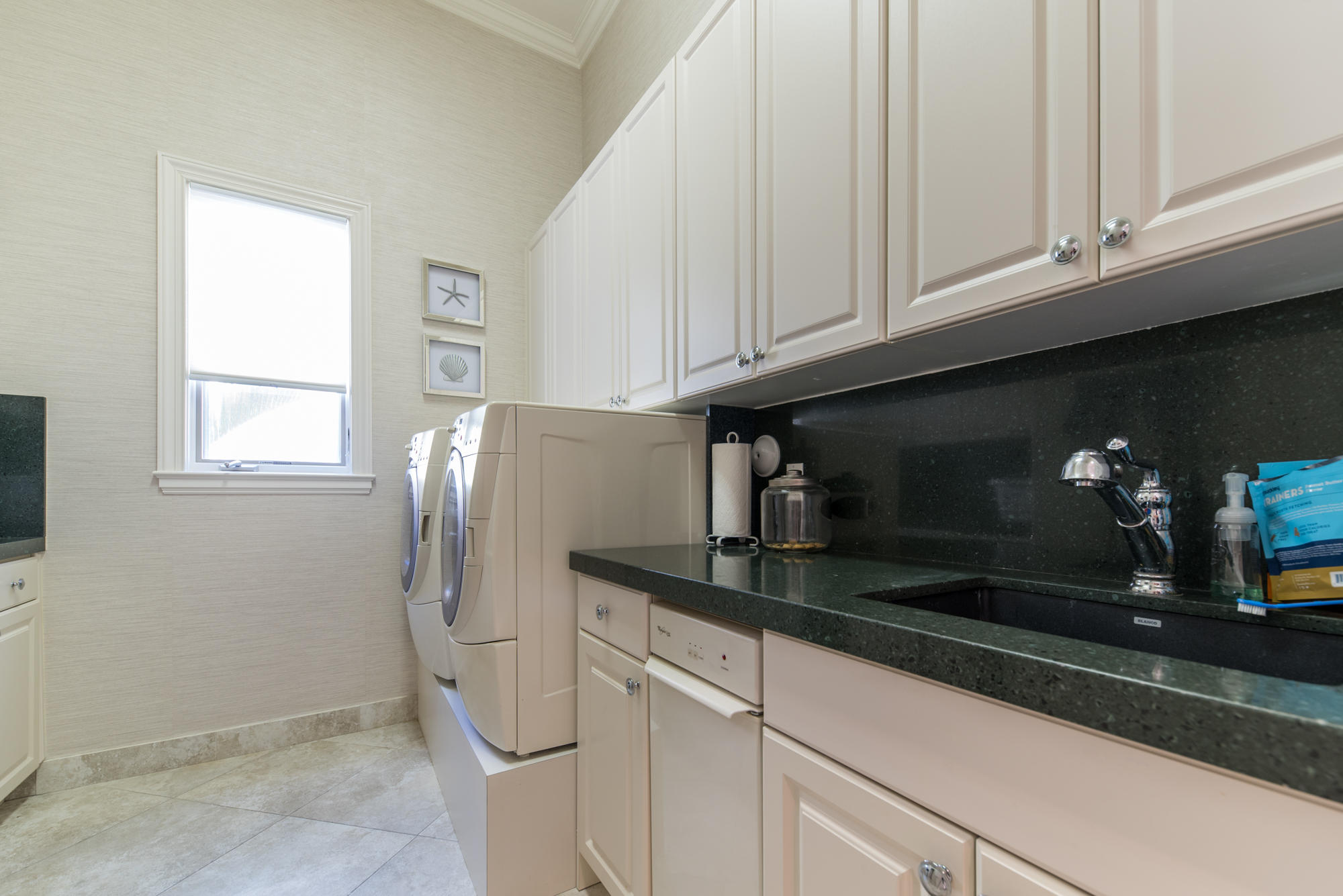 ADMIRALS COVE - Residential