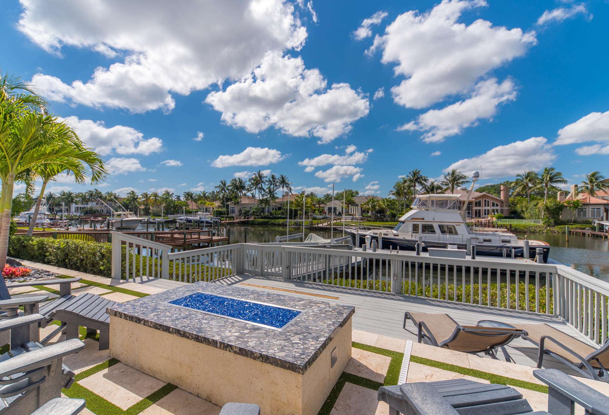 ADMIRALS COVE - Residential