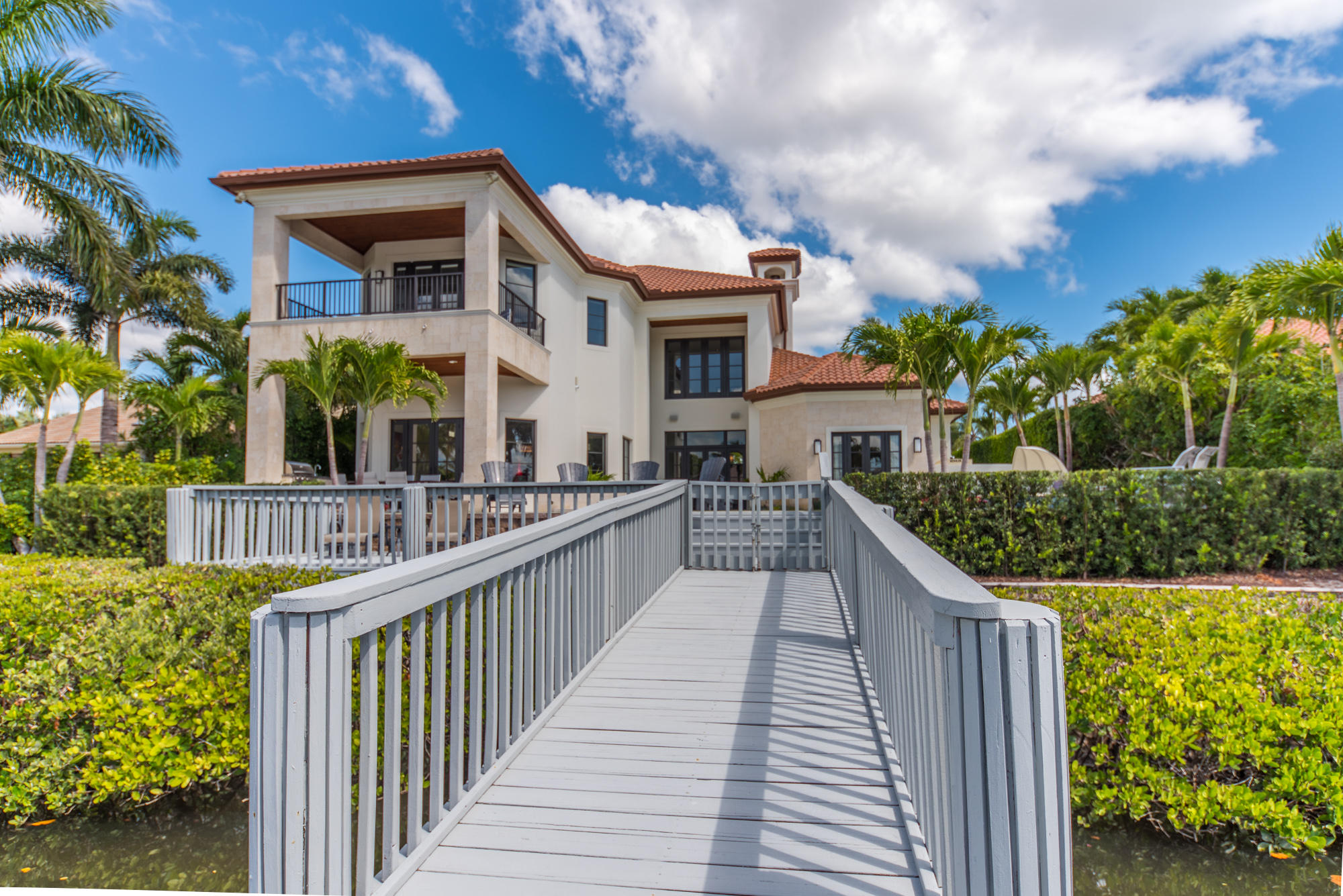 ADMIRALS COVE - Residential