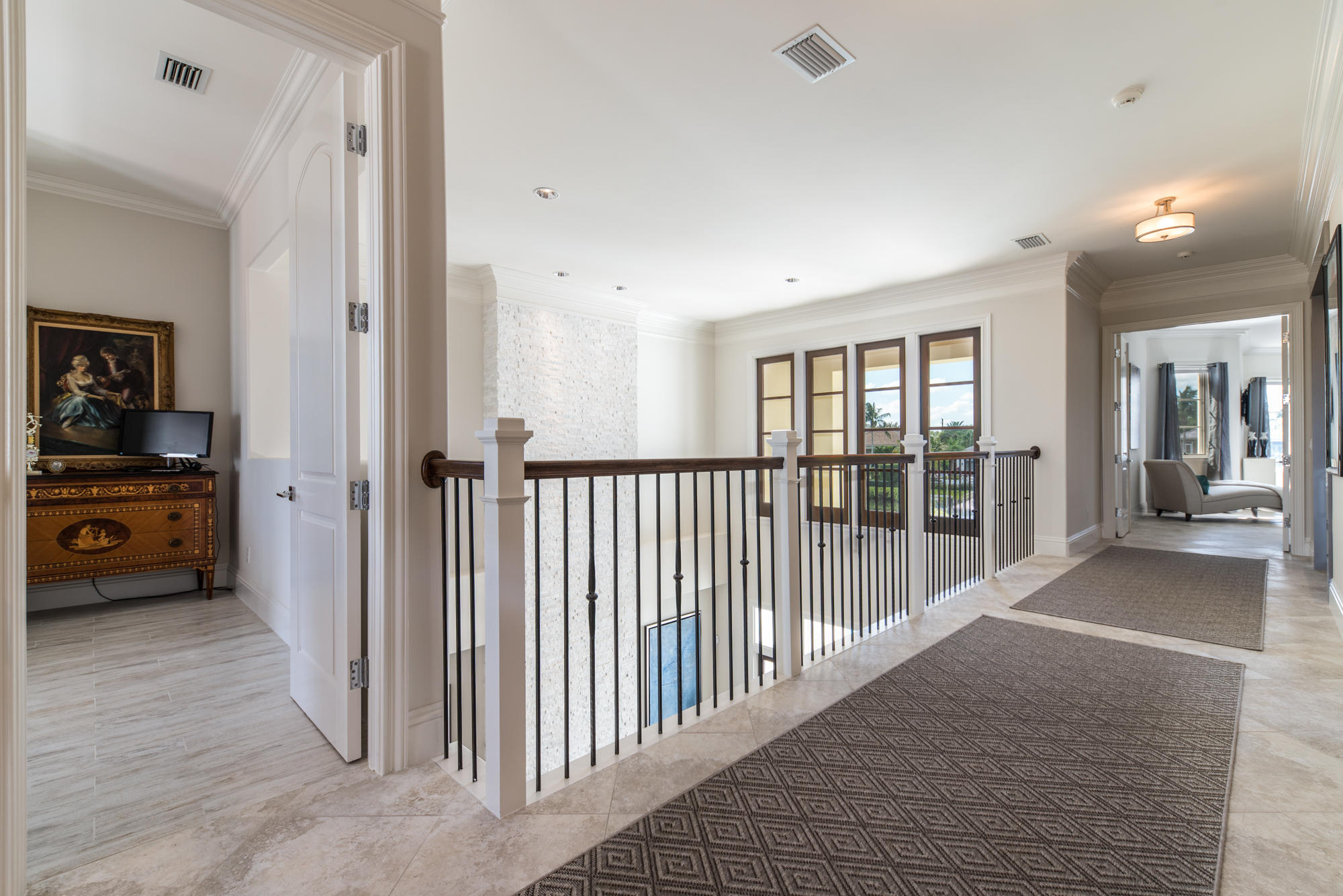 ADMIRALS COVE - Residential