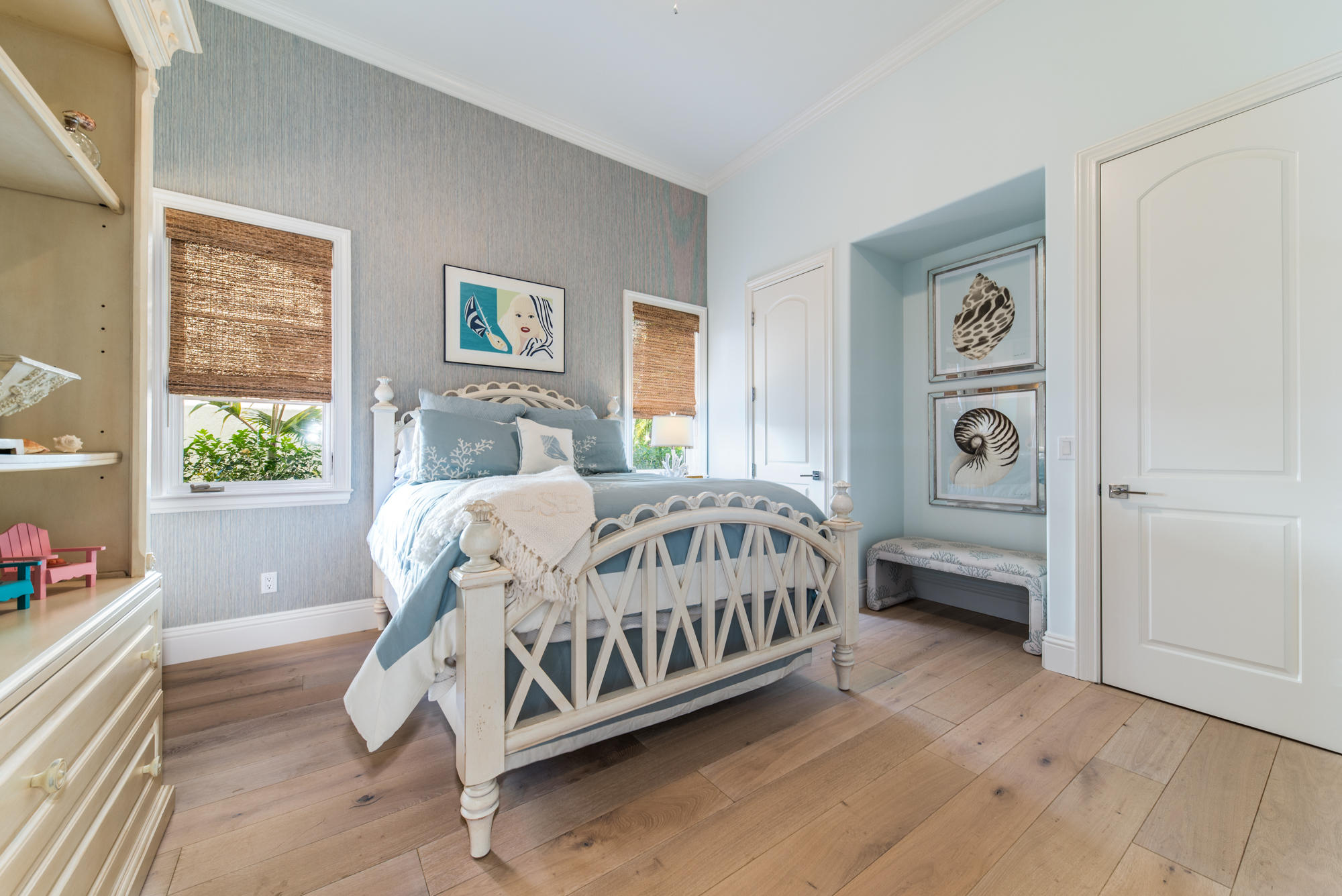 ADMIRALS COVE - Residential