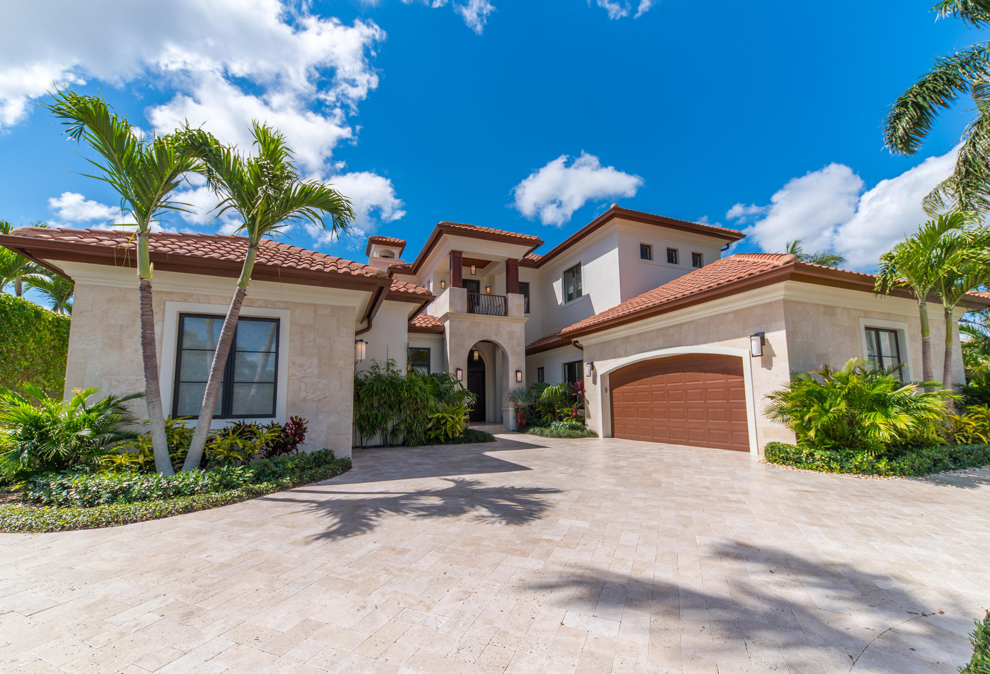 ADMIRALS COVE - Residential