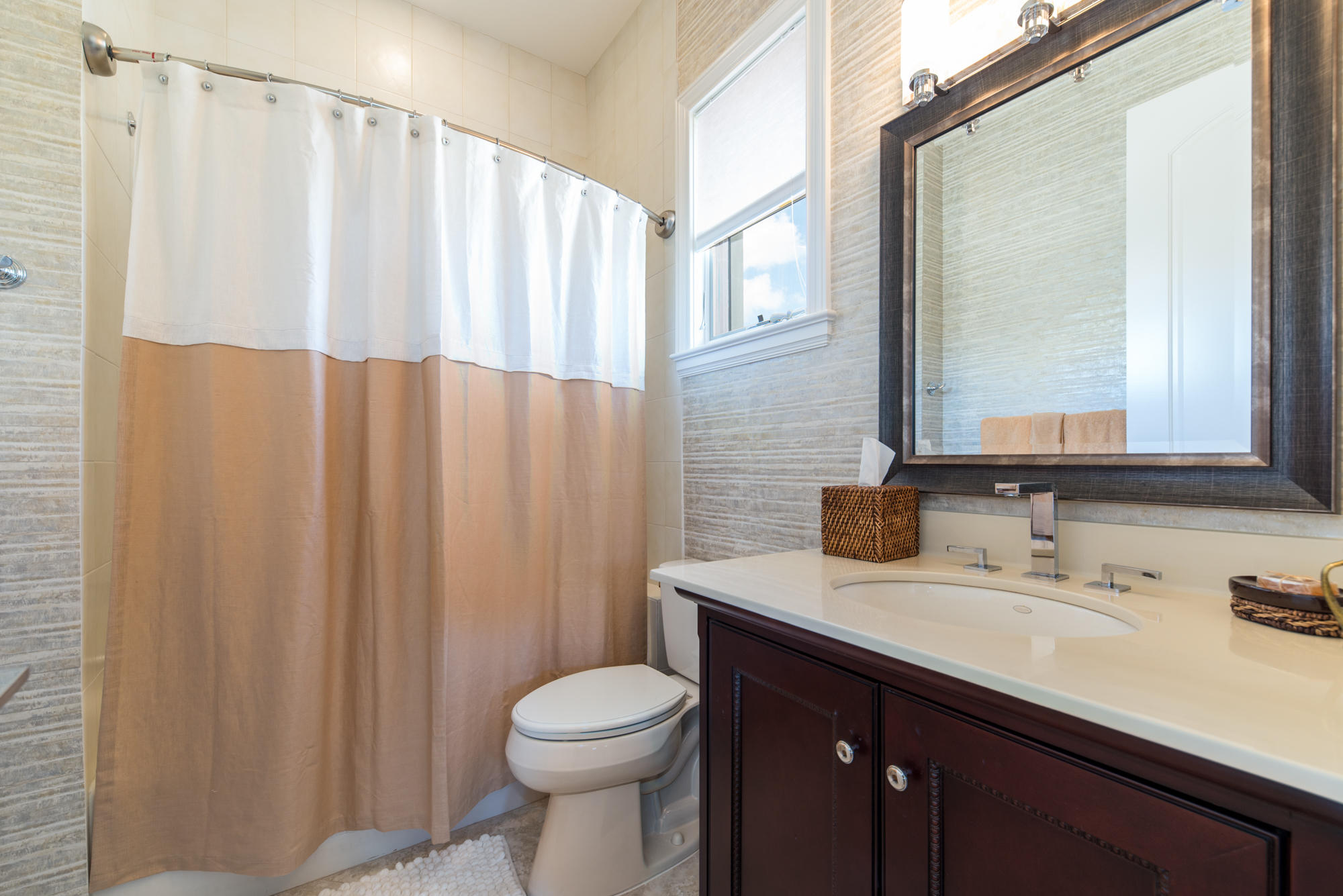 ADMIRALS COVE - Residential