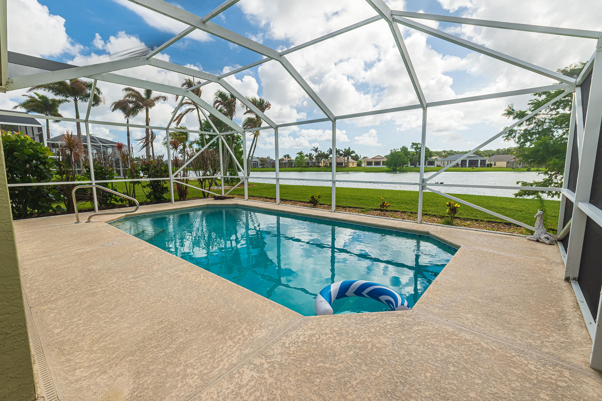 LAKE FOREST - Residential