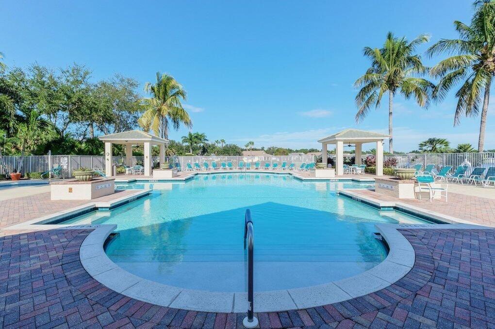 LAKE FOREST - Residential