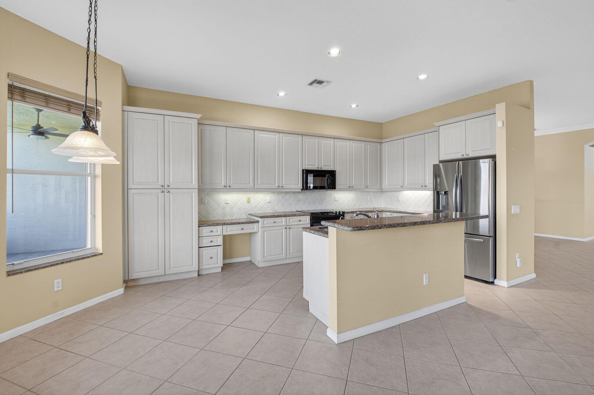 VALENCIA FALLS - Residential