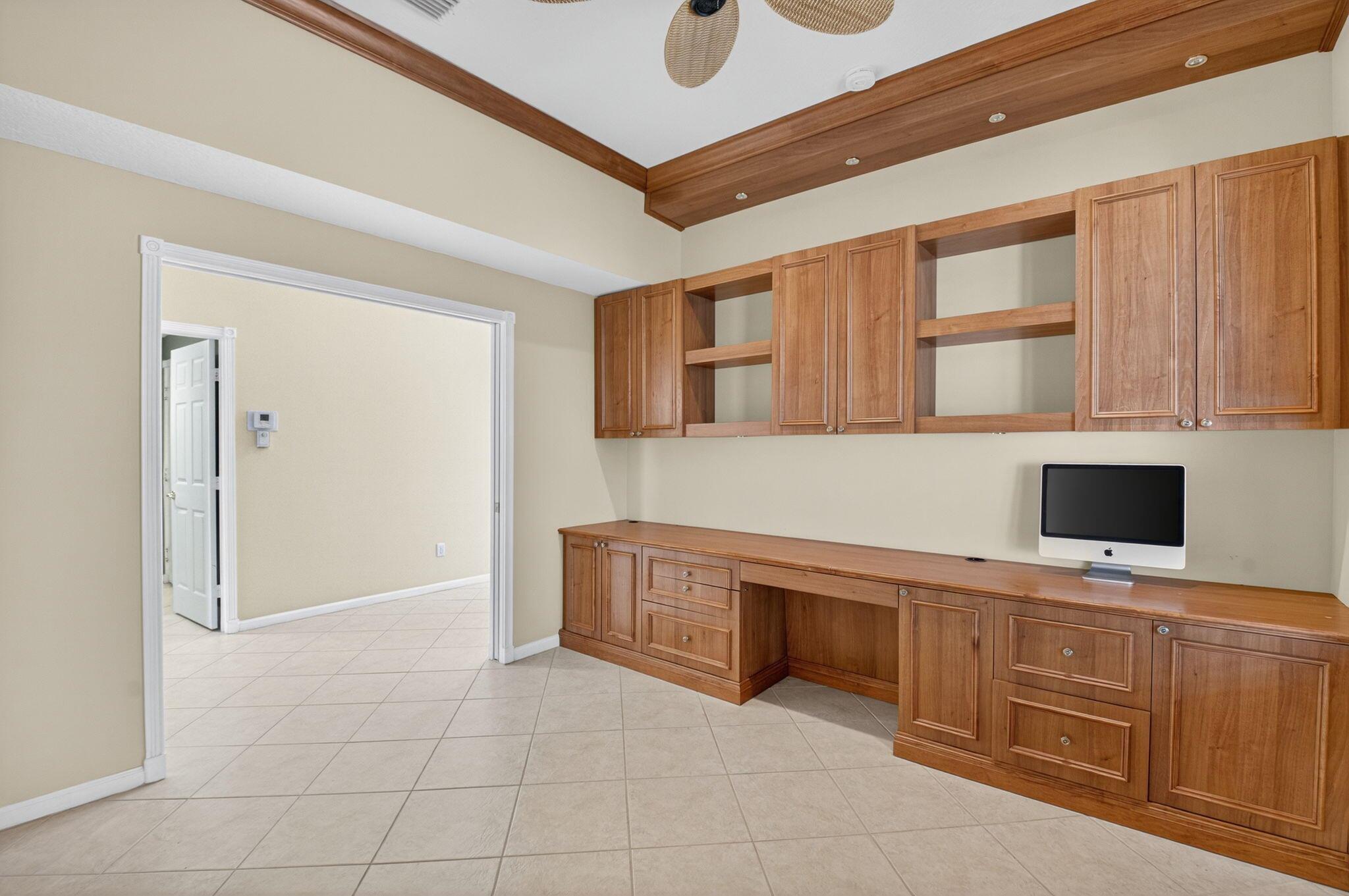 VALENCIA FALLS - Residential