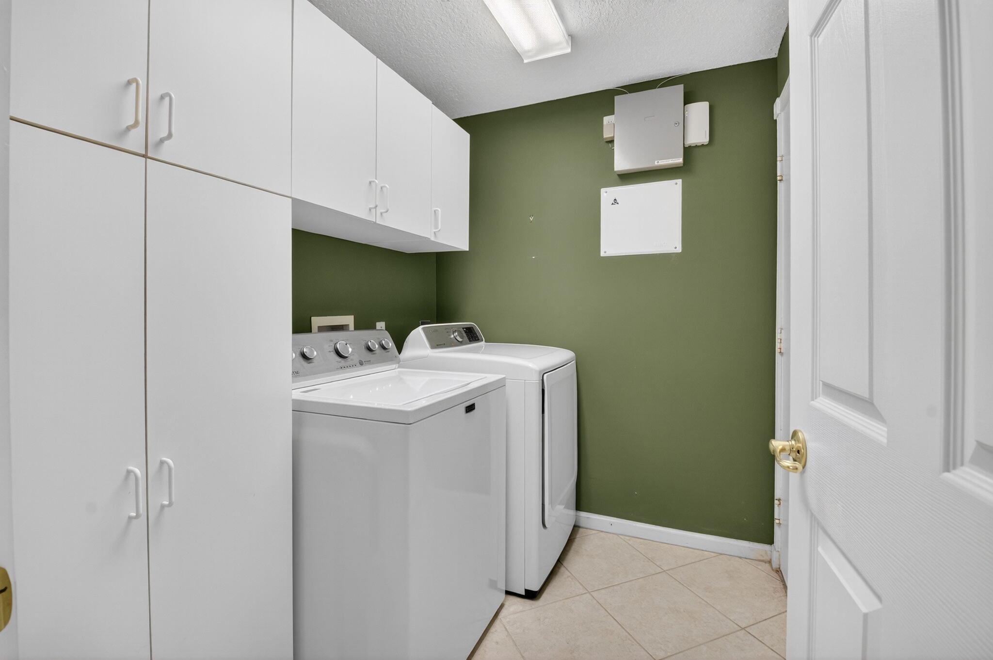 VALENCIA FALLS - Residential