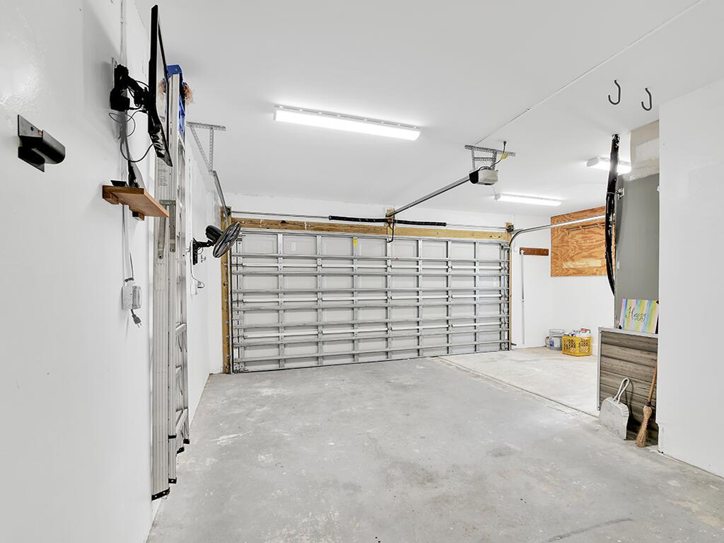 TRADE WINDS ESTATES FIRST - Residential Lease