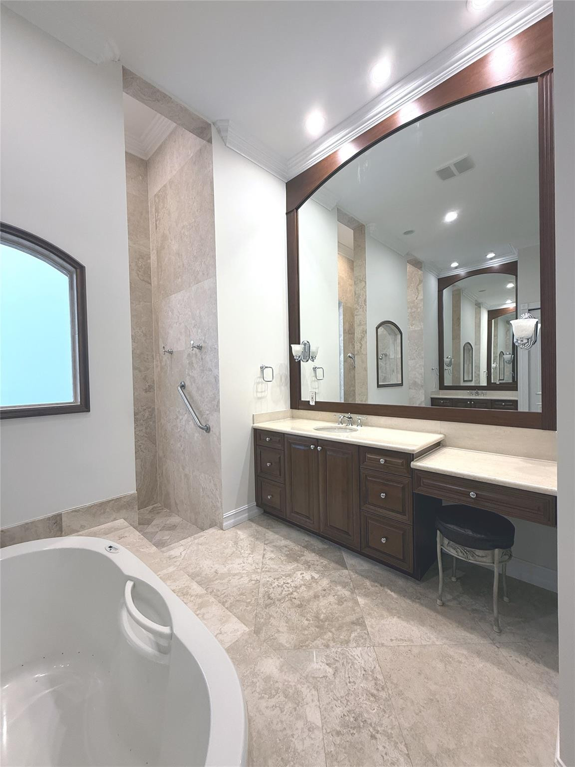 The Enclave 2nd Sec 156-8 - Residential