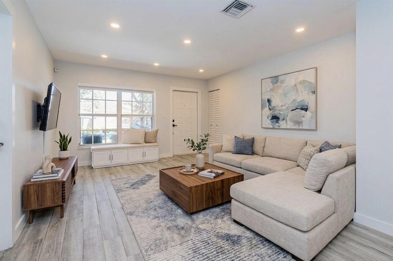LAKES ON THE GREEN NORTH - Residential