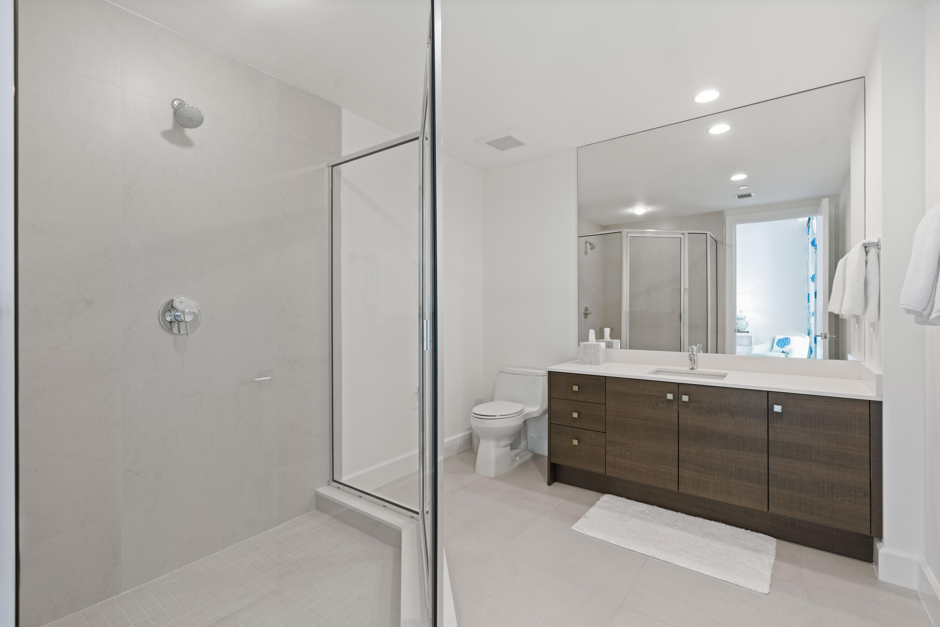 AZURE CONDO - Residential