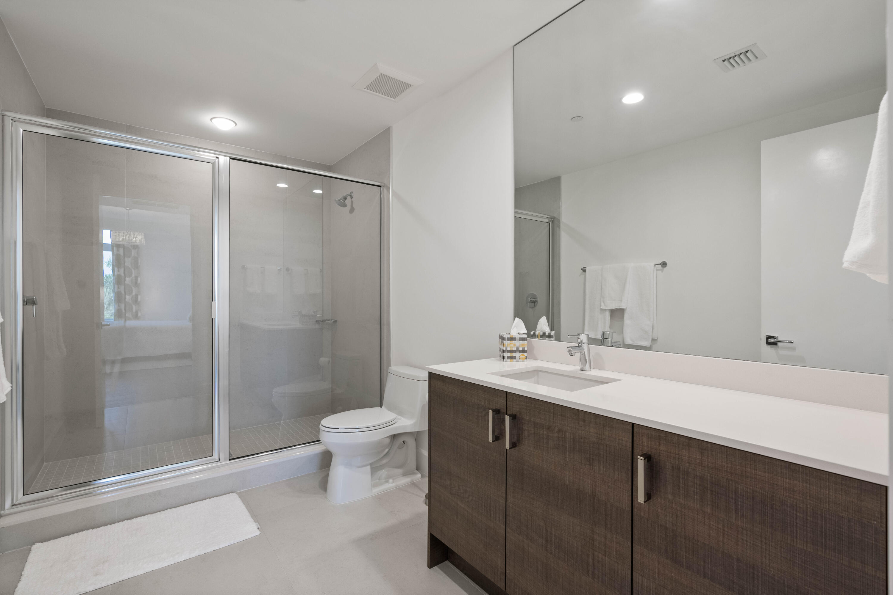 AZURE CONDO - Residential