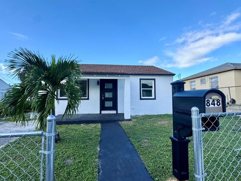 Photo of 848 W 4th Street, Riviera Beach, FL 33404 (MLS # R11134367)