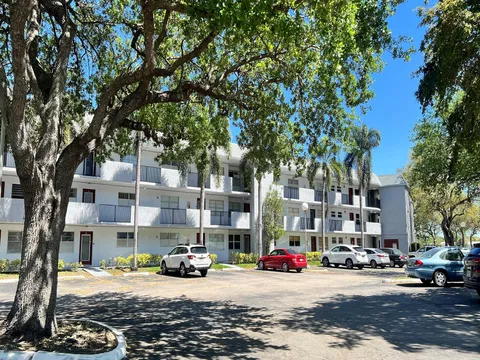 8305 NW 61st St Unit 203, Tamarac, FL MLS: F10492148
